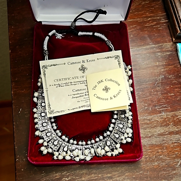 Camrose & Kross - Picture 2 of 4